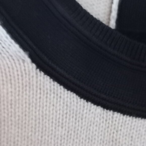 SANDRO cream/white sweater with navy trim and button closure at the back - Picture 4 of 13